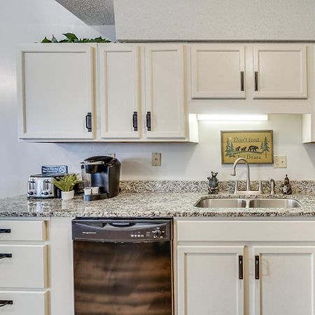 Downtown Gatlinburg Condo With Mountain-View Balcony Extérieur photo
