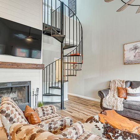 Downtown Gatlinburg Condo With Mountain-View Balcony Extérieur photo