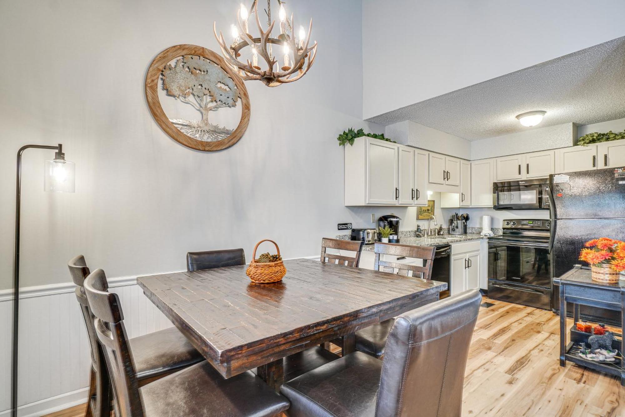 Downtown Gatlinburg Condo With Mountain-View Balcony Extérieur photo