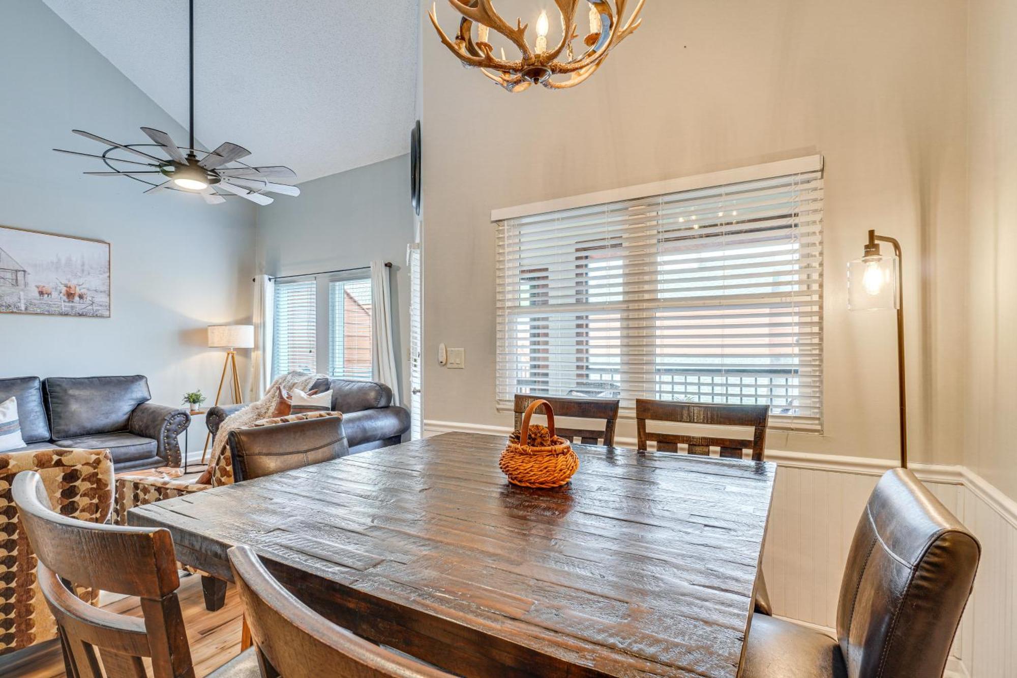 Downtown Gatlinburg Condo With Mountain-View Balcony Extérieur photo