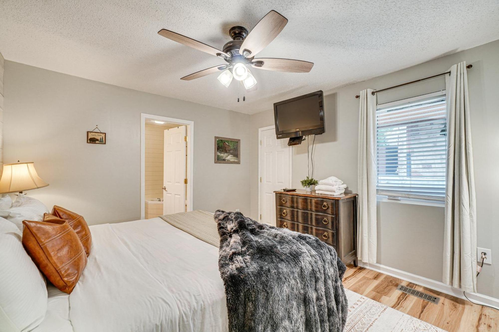 Downtown Gatlinburg Condo With Mountain-View Balcony Extérieur photo